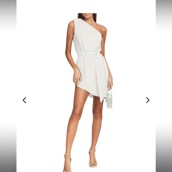 Retrofête Ella One-Shoulder Sequin Dress. White. Size M. True to size. Worn once - Picture 5 of 11